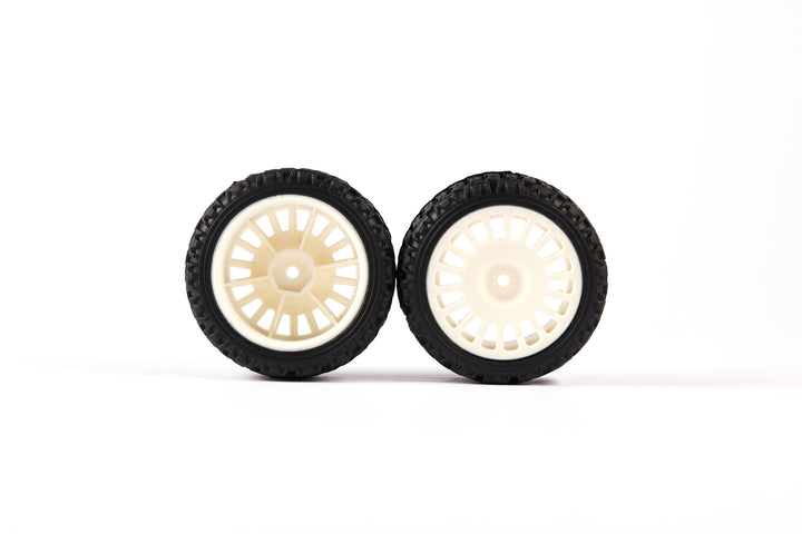 Set of 2 rally tyres - Block type tread - Rubber - 18-spoke Monoblock Design - 25/66mm - pre-glued - 1/10