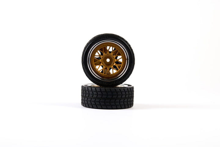 Set of 2 on-road Tyres - Yokohama tread - Medium rubber - BBS Vintage design - 26/66mm - pre-glued - 1/10
