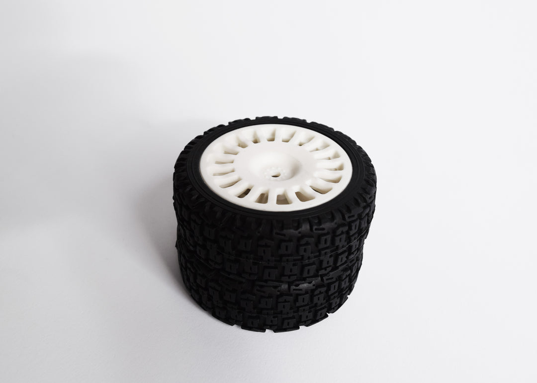 Set of 2 rally tyres/ block type tread/ 18 spokes/ wheels: 25/66mm (pre-mounted) 1/10