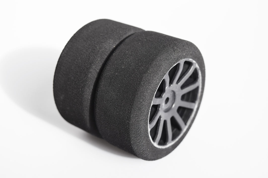 Set of 2 slick tyres/ plain tread tyre/ wheels: 26/65mm/ shore: 32 (pre-mounted) 1/10