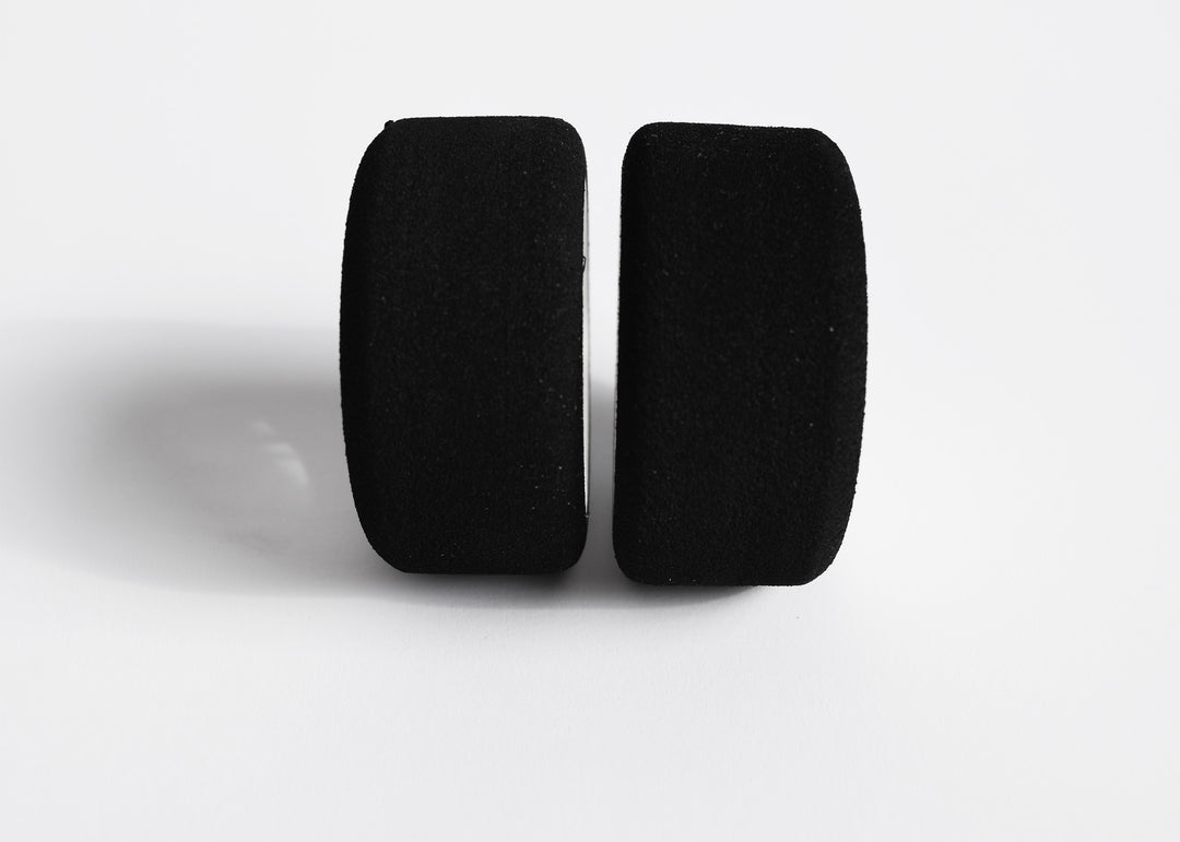 Set of 2 slick tyres/ plain tread tyre/ wheels: 30/65mm/ shore: 35 (pre-mounted) 1/10