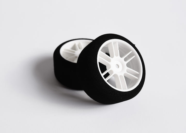 Set of 2 slick tyres/ plain tread tyre/ wheels: 30/65mm/ shore: 35 (pre-mounted) 1/10