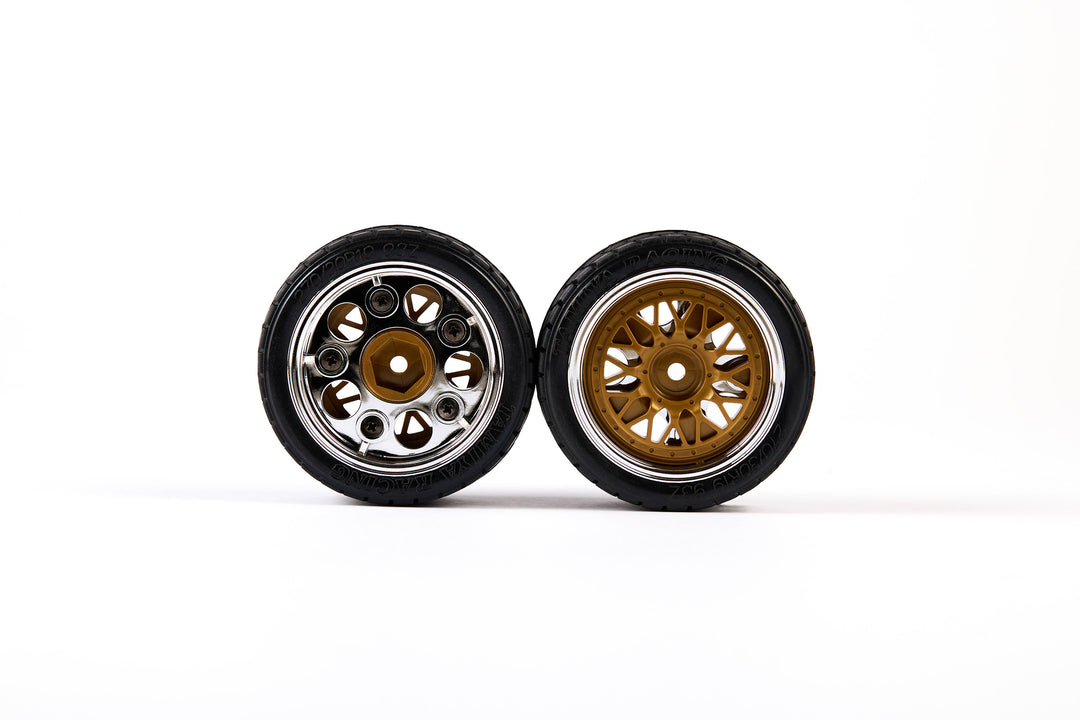 Set of 2 on-road Tyres - Yokohama tread - Medium rubber - BBS Vintage design - 26/66mm - pre-glued - 1/10