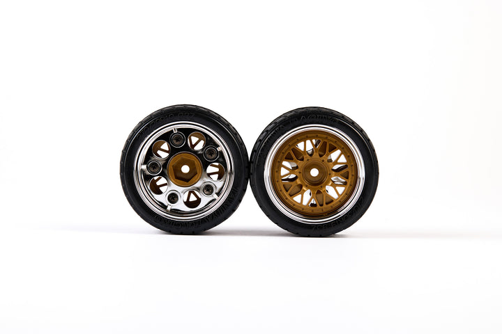 Set of 2 on-road Tyres - Yokohama tread - Medium rubber - BBS Vintage design - 26/66mm - pre-glued - 1/10