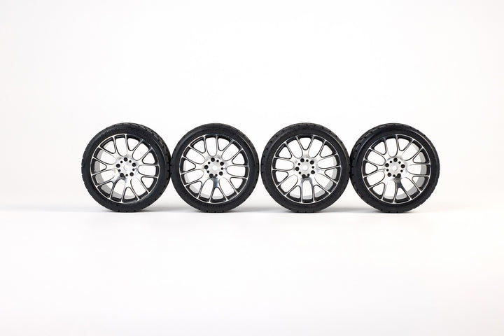 Set of 4 on-road Tyres - Yokohama tread - Medium rubber - Y-design aluminium - 26/66mm - pre-glued - 1/10