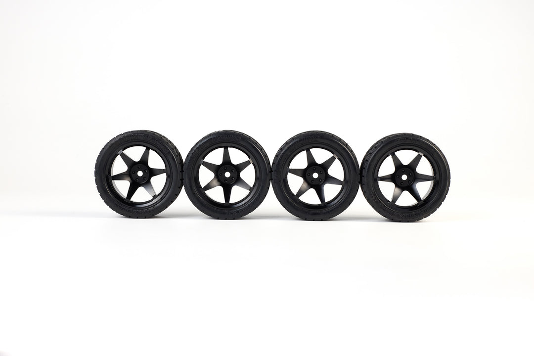Set of 4 on-road Tyres - Yokohama tread - Medium rubber - 6-spoke Borbet design - 26/66mm - pre-glued - 1/10