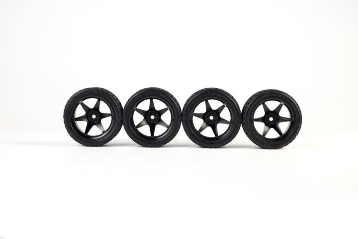 Set of 4 on-road Tyres - Yokohama tread - Medium rubber - 6-spoke Borbet design - 26/66mm - pre-glued - 1/10