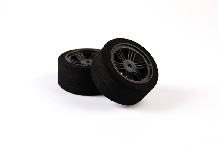 Set of 2 on-road Tyres - Foam 32 Shore - Triple-split-spoke - 26/66mm - pre-glued - 1/10