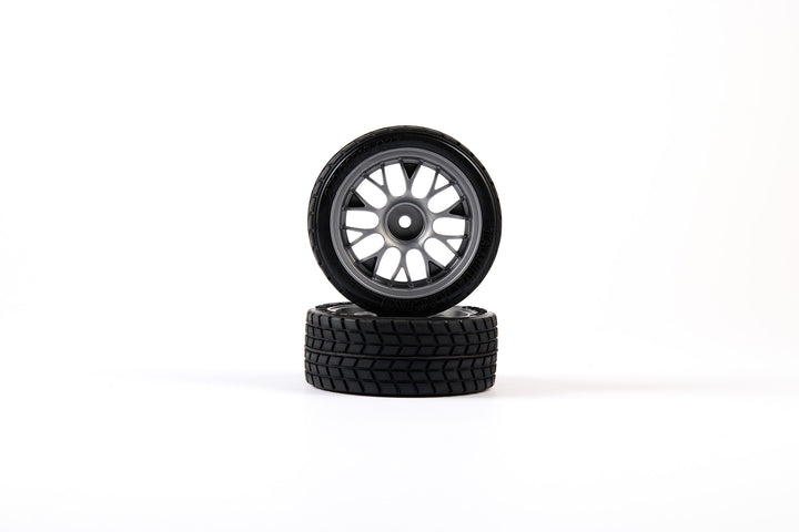 Set of 2 on-road Tyres - Yokohama tread - Medium rubber - BBS CH-R design - 26/66mm - pre-glued - 1/10