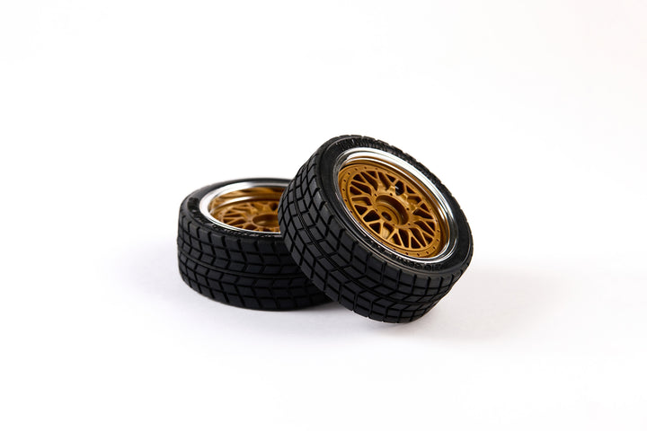 Set of 2 on-road Tyres - Yokohama tread - Medium rubber - BBS Vintage design - 26/66mm - pre-glued - 1/10
